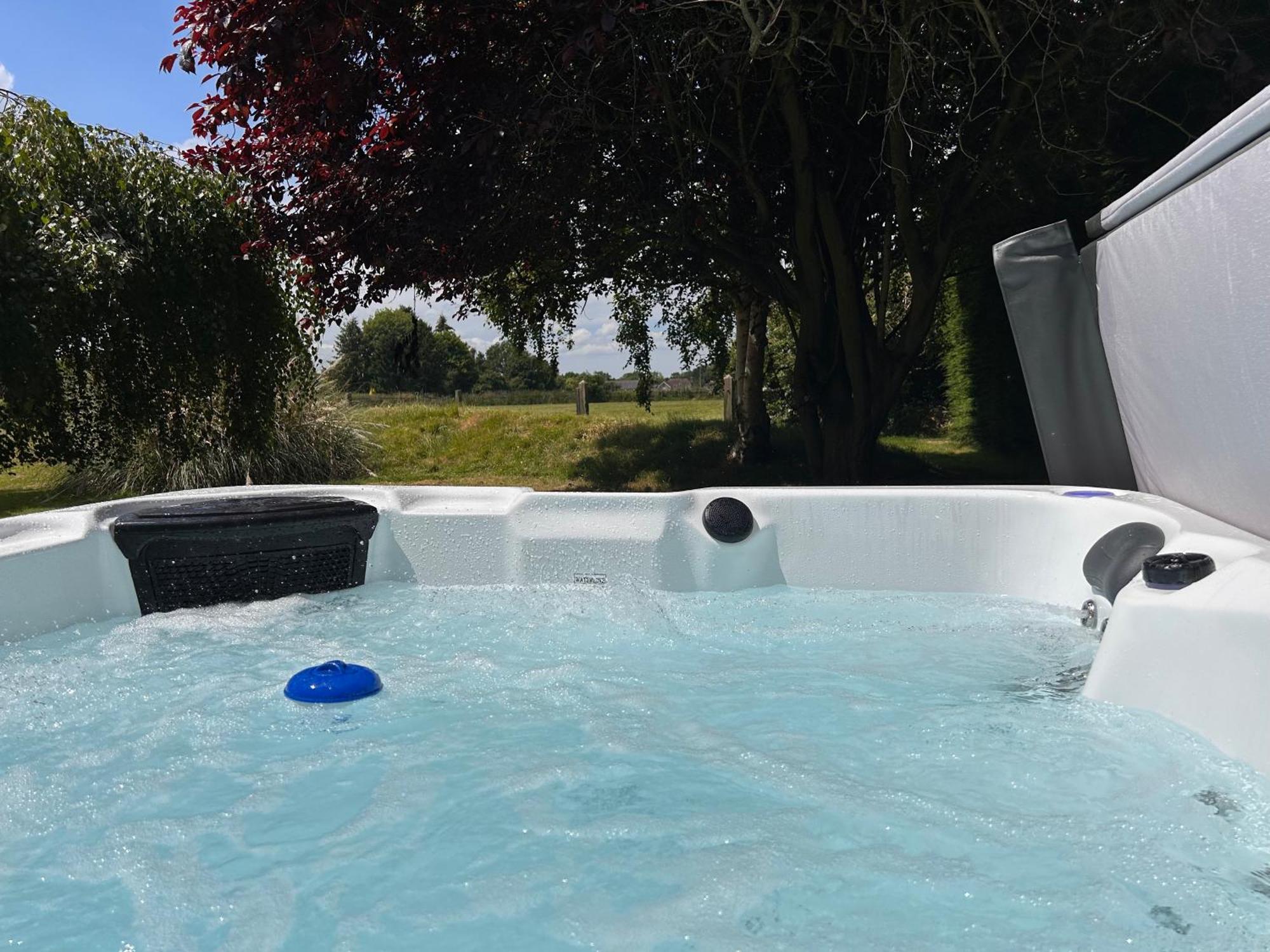 Holiday home Court Lane Stables - Premium Rural Retreat With Hot Tub Hadlow