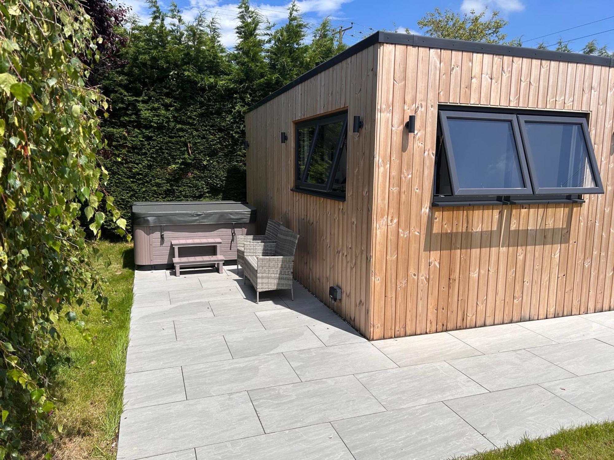 Holiday home Court Lane Stables - Premium Rural Retreat With Hot Tub