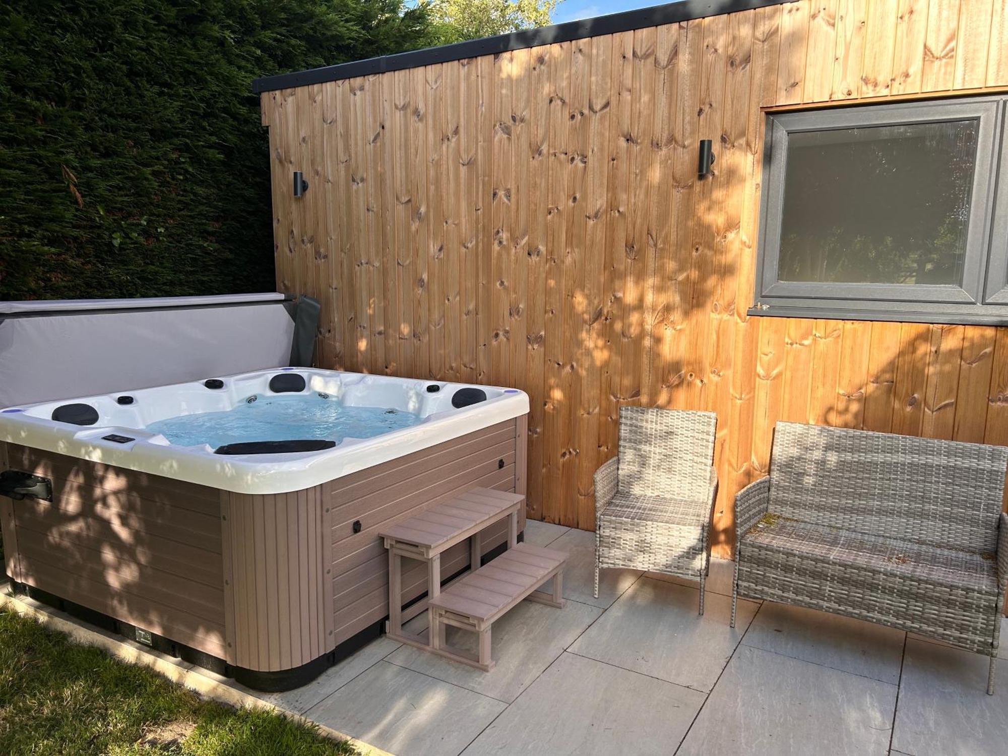 Holiday home Court Lane Stables - Premium Rural Retreat With Hot Tub Hadlow