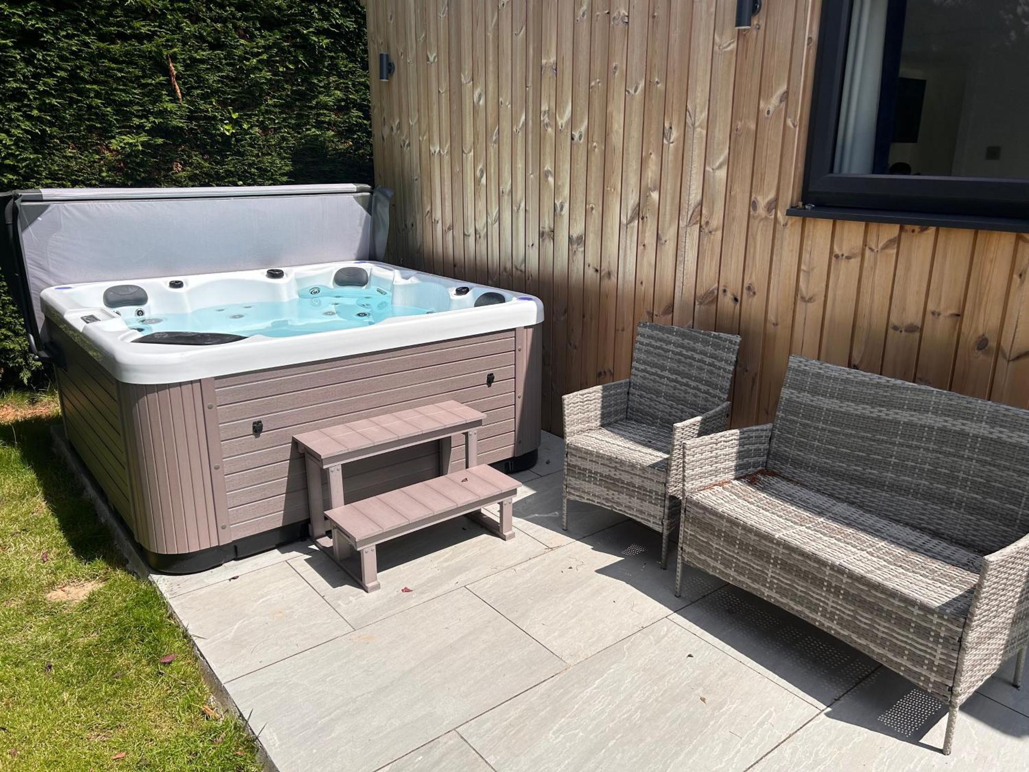 Court Lane Stables - Premium Rural Retreat With Hot Tub Hadlow