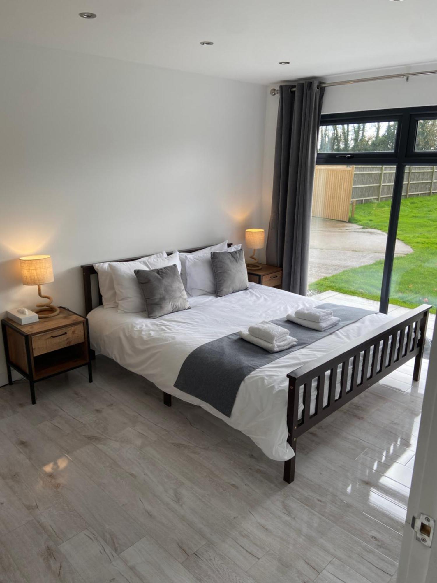 Court Lane Stables - Premium Rural Retreat With Hot Tub
